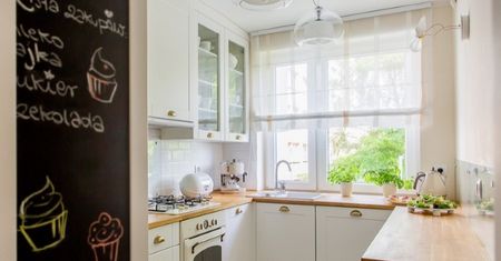 Aranżacja okna kuchennego - stylowa i praktyczna