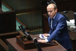 Borys Budka zarzuca manipulację TVP. Wrzuca zdjęcia "pasków"