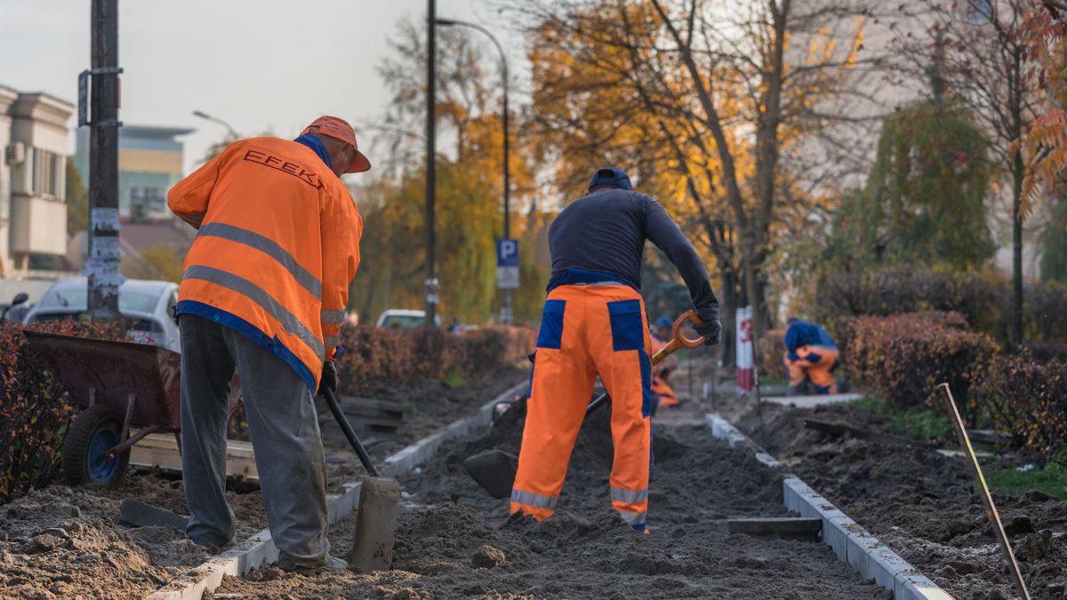 Ze statystyk ubywa bezrobotnych.
