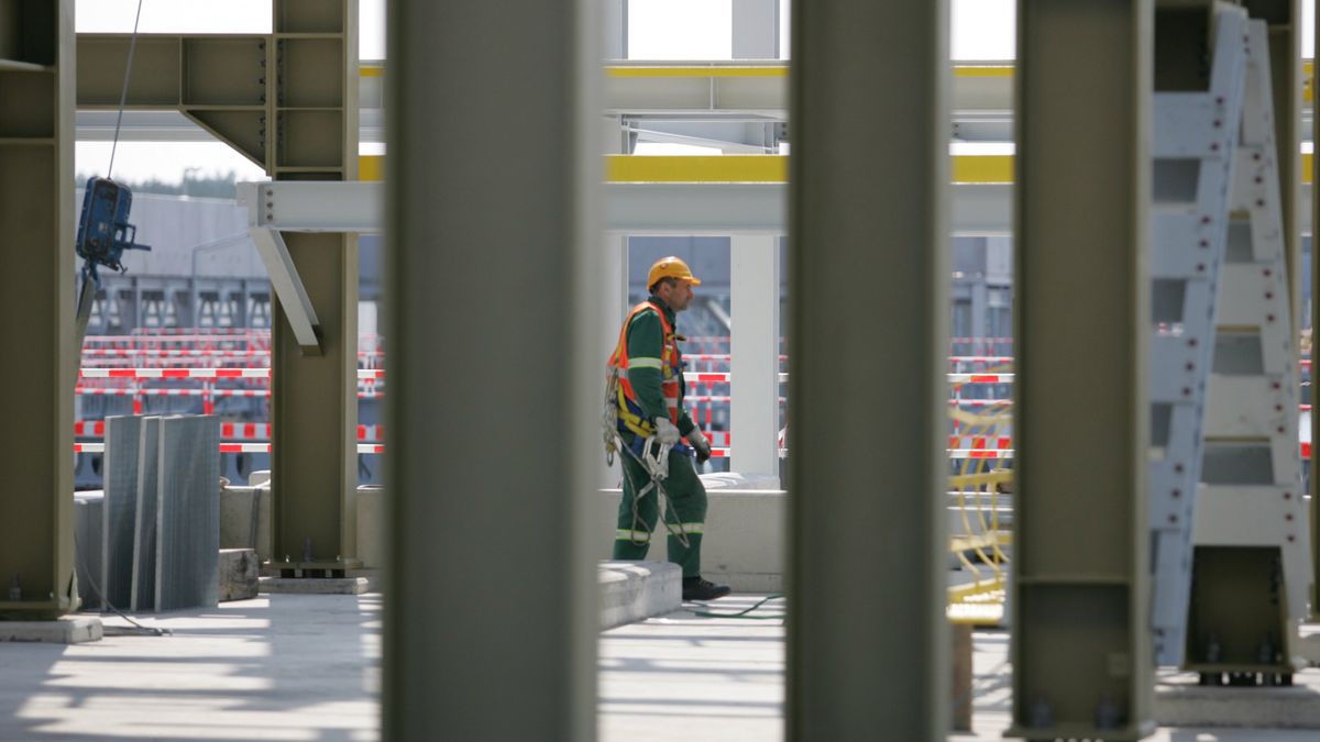 W Polsce mieszka i pracuje ponad 2 mln obywateli Ukrainy