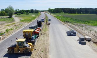 Płaca minimalna w górę. Liczba rozstrzygniętych przetargów w dół