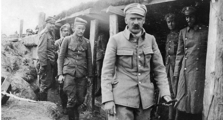 Józef Piłsudski w okopach 1 pułku piechoty Legionów Polskich