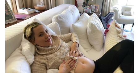 Kate Hudson pochwaliła się dużym brzuchem ciążowym. Poród tuż tuż