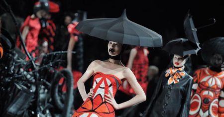 Alexander McQueen. Buntownik i outsider z dzielnicy robotniczej