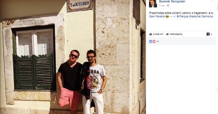 Poseł Dominik Tarczyński PiS chwali się zdjęciem z Lizbony. A obok niego dyrektor z TVP