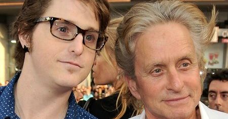 Cameron Douglas jednak się zmienił? "Syn marnotrawny" Michaela Douglasa wyszedł z więzienia i sam zostanie ojcem