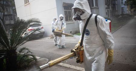 Koronawirus. Mieszkaniec Wuhan: "Życie powoli wraca do normy"