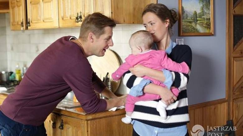 M jak miłość odcinek 1215, Ala (Olga Frycz), Paweł (Rafał Mroczek), Hania (Maja Marczak)