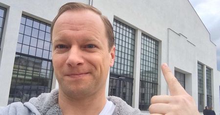 Maciej Stuhr pierwszy raz od dłuższego czasu o życiu prywatnym. Wzruszająco o synku, żonie i przyjacielu