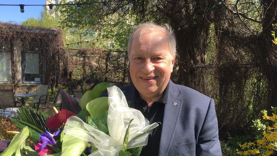 Jerzy Stuhr w dniu urodzin przed próbami do spektaklu "Bal manekinów" w Och Teatrze