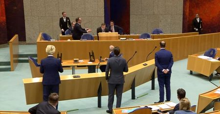 Debata o koronawirusie. Minister zdrowia Holandii zasłabł podczas wystąpienia