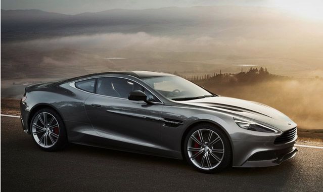 Włosi kupili znaczne udziały w Astonie Martinie