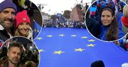 Gwiazdy protestują: "ZostajeMY w Unii". Kinga Rusin, Maciej Dowbor, Joanna Koroniewska, Magdalena Różczka
