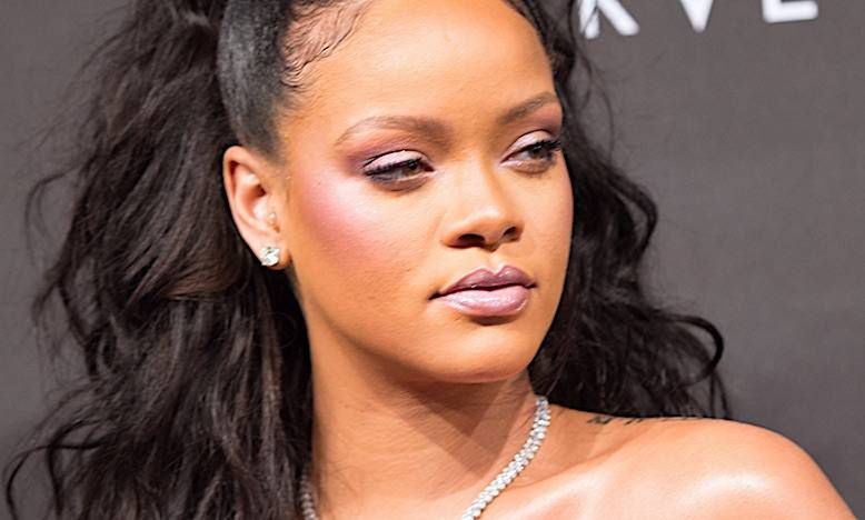 Rihanna, podróbki sprzedaje wujek