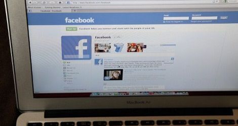 Co trzecie małżeństwo rozpada się przez... Facebooka!