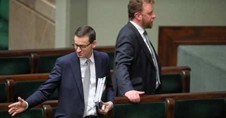 Koronawirus. Polacy ocenili walkę rządu z COVID-19