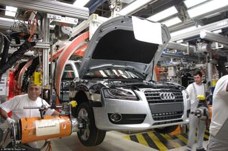 Niemiecki przemysł szoruje po dnie. Produkcja spadła najmocniej od dekady