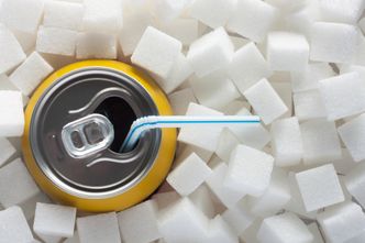 Podatek cukrowy. Branża ostrzega: droższe napoje zostaną zastąpione przez produkowane za granicą
