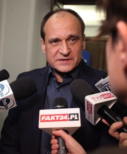 Paweł Kukiz skrytykował premie w rządzie. "Sprawa skandaliczna"