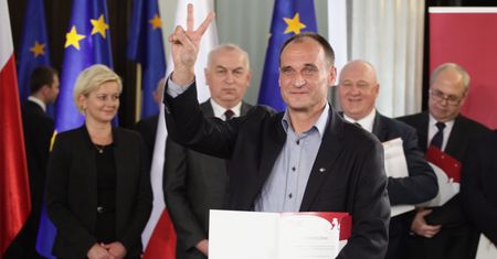 Dziwni ludzie od Pawła Kukiza. Muzyk zasiedlił Sejm kontrowersyjnymi postaciami