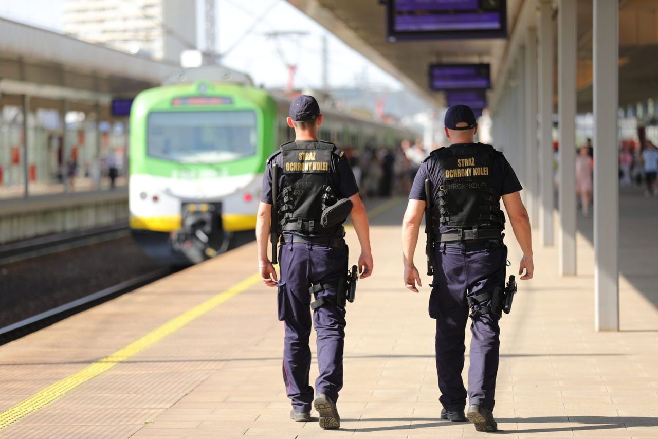 Dziesięciolatek wysiadł z pociągu, a rodzice pojechali dalej