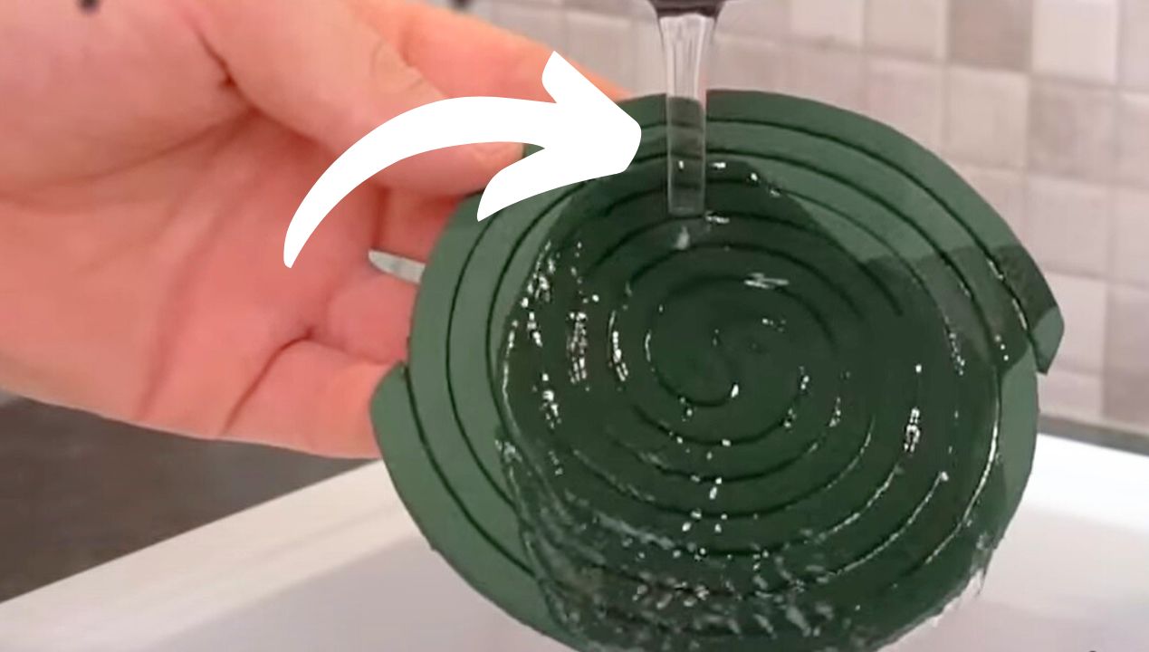 Genialny trik na użycie spirali na komary! Już nie musisz jej podpalać