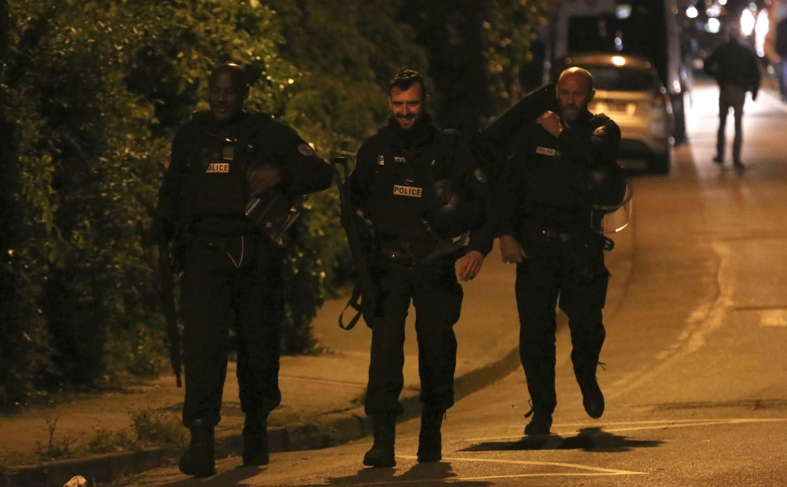 17-latek przez kilka godzin przetrzymywał 4 zakładniczki