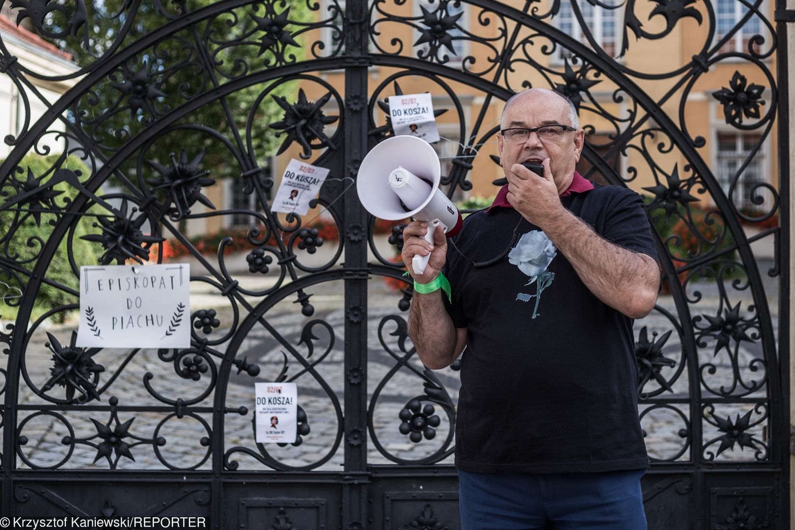 Adam Mazguła na proteście przeciwko zaostrzeniu prawa aborcyjnego