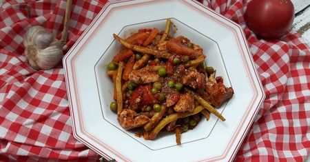 Gulasz drobiowy z fasolką szparagową i papryką