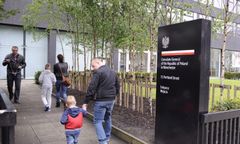 Wielka Brytania. Zarzuty dla Polaka. Wywołał fałszywy alarm w konsulacie