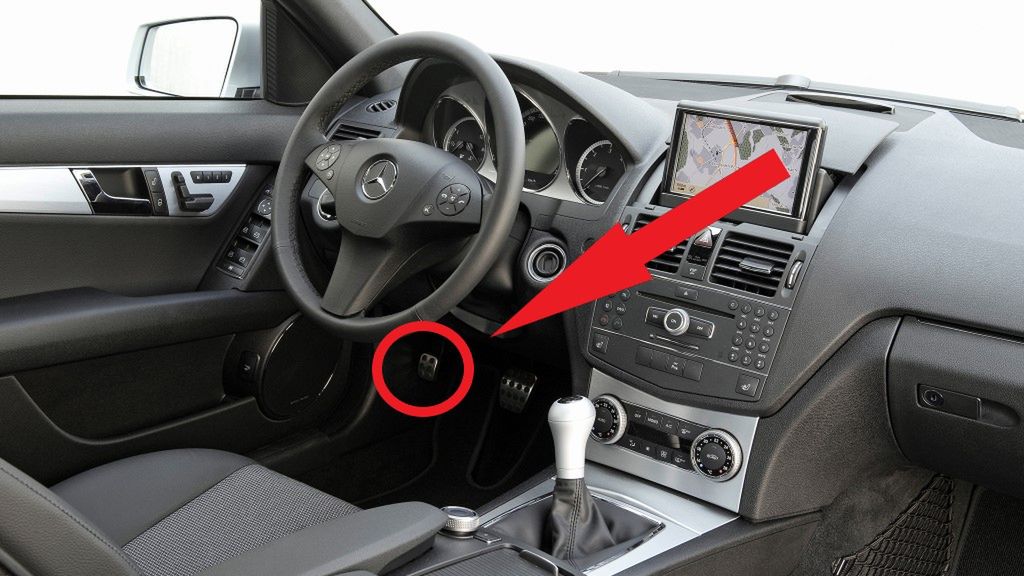 W Polsce najczęściej można spotkać czwarty pedał w autach Mercedesa.
