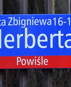 Zbigniew Herbert bez ulicy w Warszawie. Sąd cofnął decyzję