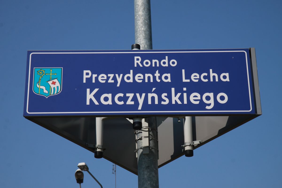 Urząd Wojewódzki komentuje postanowienie radnych w sprawie al. Kaczyńskiego. "Ta decyzja gloryfikuje system totalitarny"