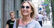 Agnieszka Szulim roześmiana przed studiem "Dzień Dobry TVN"