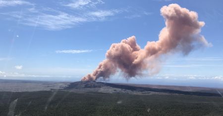 Miała być erupcja, i jest. Wulkan nie zawiódł, więc ludzie uciekają