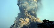 Indonezja. Ogromna erupcja wulkanu. Wyrzucał pył na prawie 7 kilometrów