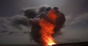 Erupcja wulkanu w Gwatemali. Z krateru wypływa lawa