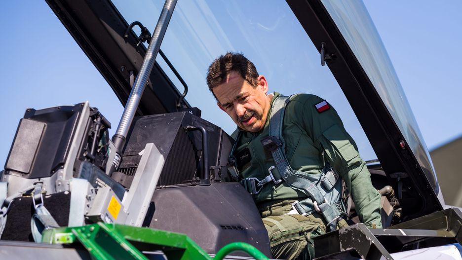 Podczas pracy w Polsce Mull zajmował się m.in. negocjacjami ws. tarczy antyrakietowej