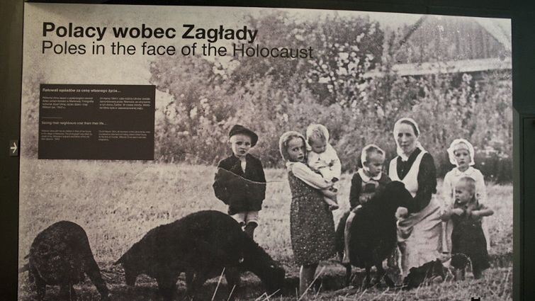 Cała rodzina Ulmów poniosła śmierć za ukrywanie Żydów. Ale nie była to jedyna postawa Polaków wobec Holocaustu