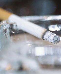 Palimy coraz mniej papierosów