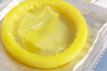 Licealiści dostają kupony na środki antykoncepcyjne