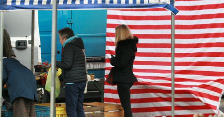 Wiemy, co Donald Tusk zje na obiad. Małgorzata Tusk przyłapana na ekologicznych zakupach