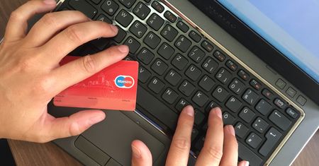 Policja ostrzega. Nowe oszustwo na "1 euro"