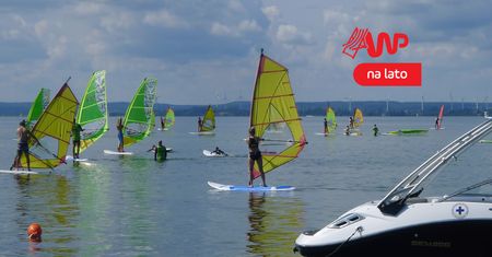 Wiatr we włosach, woda w uszach, czyli polskie „na fali”