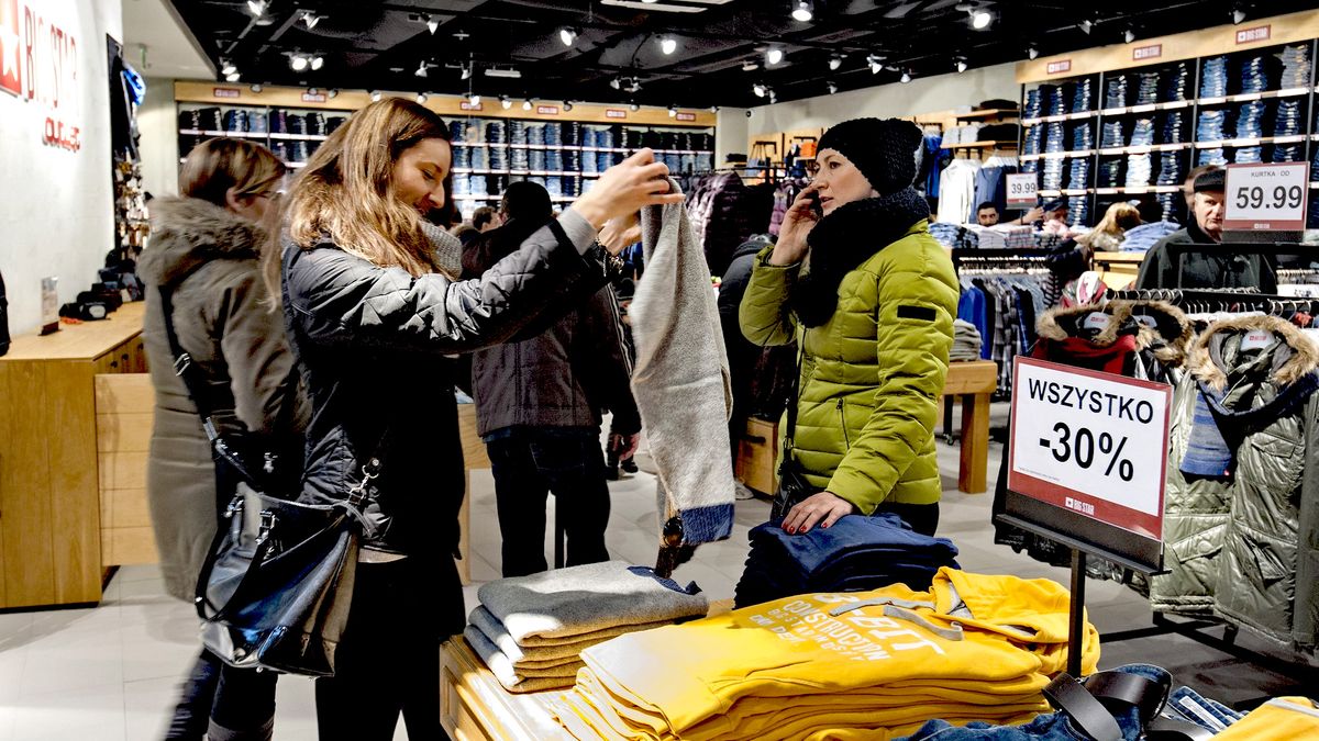 Jeśli patrzy się na polskie dane, nie można zapominać, że w ubiegłym roku pojawiły się "zakazane niedziele".