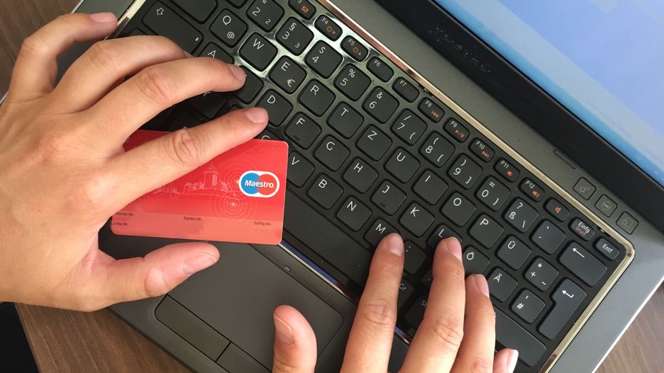 Policja niedawno ostrzegała przed nowym oszustwem w sieci: na 1 euro.