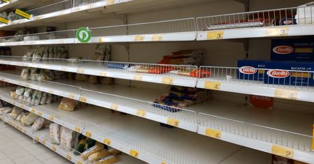 Zapasy na kryzys? Ministerstwo uspokaja - są lepsze sposoby na ochronę przed koronawirusem