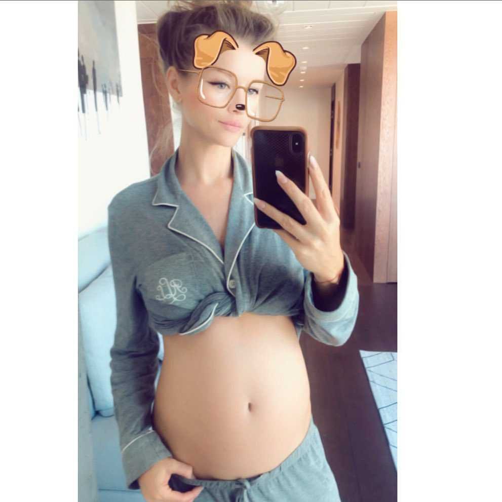 Joanna Krupa - ciążowe krągłości