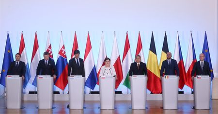 Nowy sojusz w Europie? "To nie jest odpowiedź na oś Berlin-Paryż"