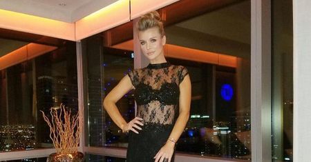 Joanna Krupa w koronkowej sukience. Znowu odsłoniła ciało